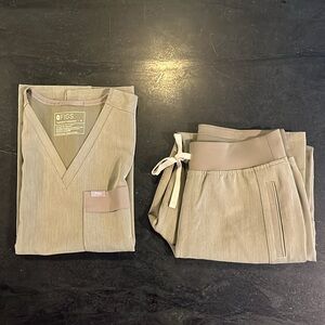 FIGS Scrub set. Top and pants. Medium.